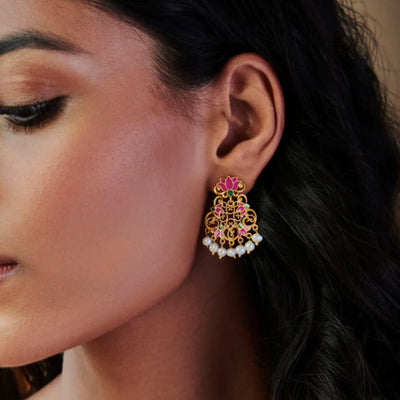 MYSTIC LOTUS STUD EARRING